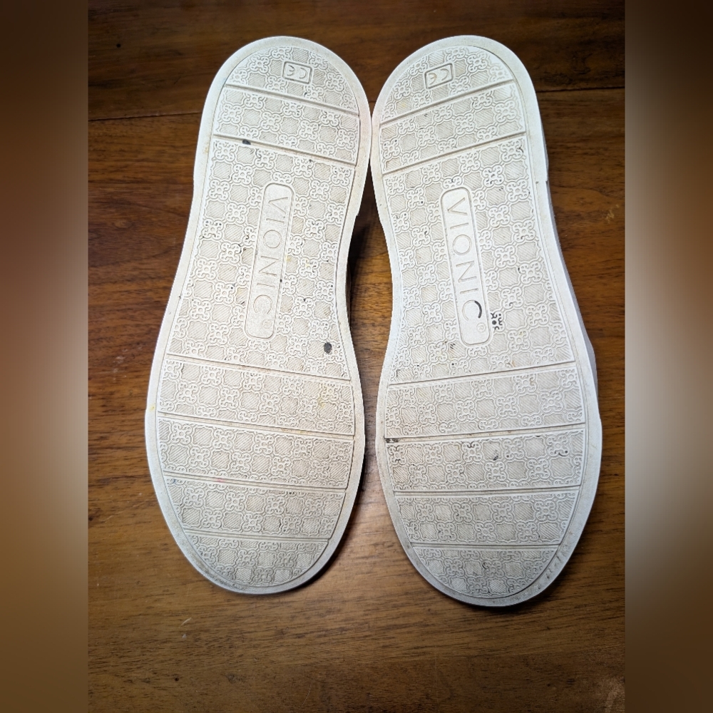 Vionic Women's Loafer Shoe - Picture 4 of 12